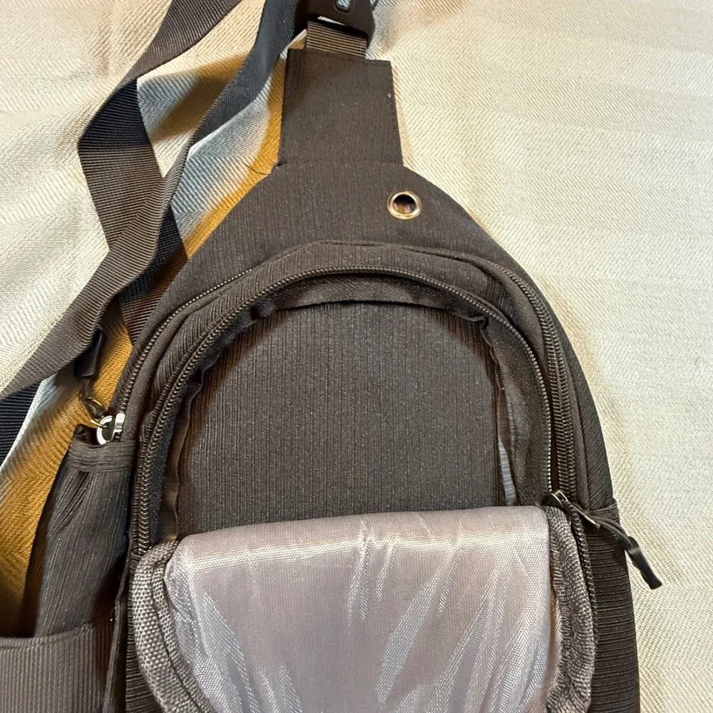 Duchamp London Mens Black Crossbody Sling Bag Tech Fabric Padded Mesh Back 2251
